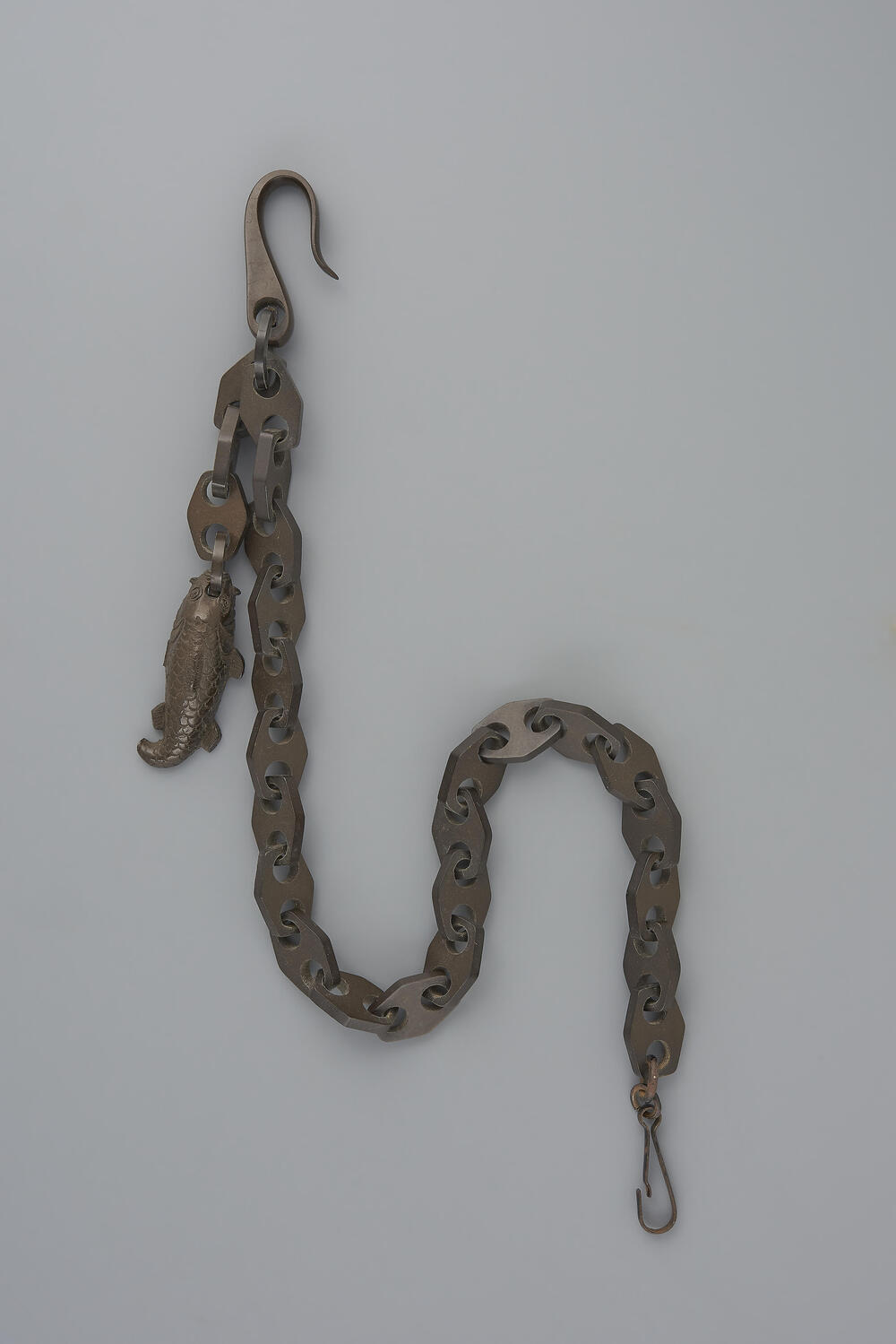 Houten horlogeketting met vis, vermoedelijk 1800–1900