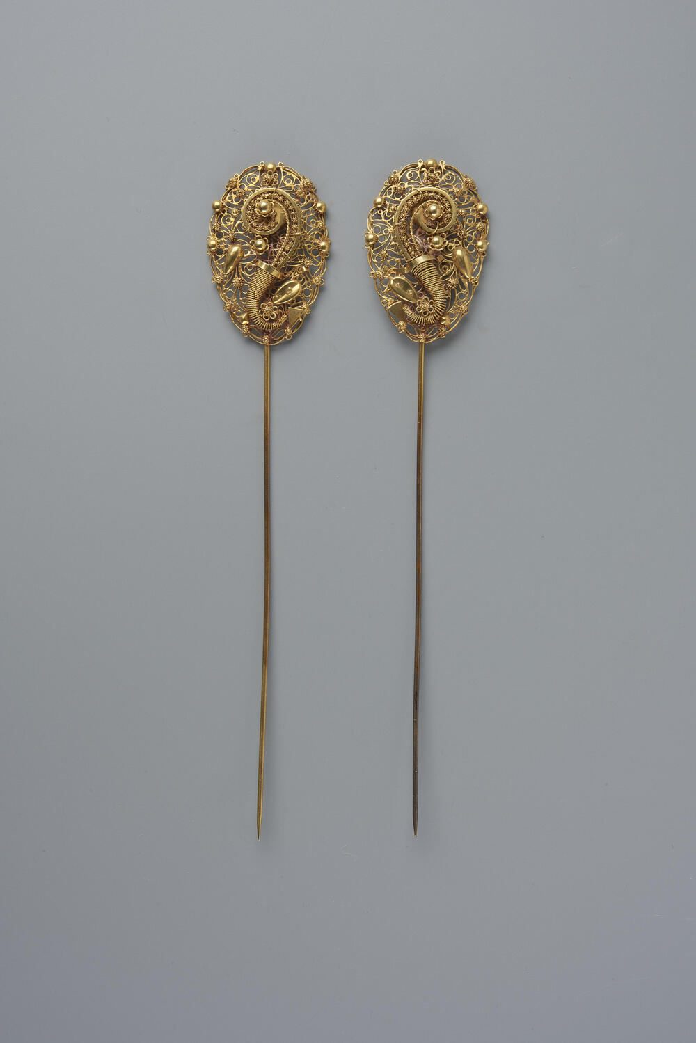 Paar gouden kapspelden, Hoogland of Soest, 1875–1880