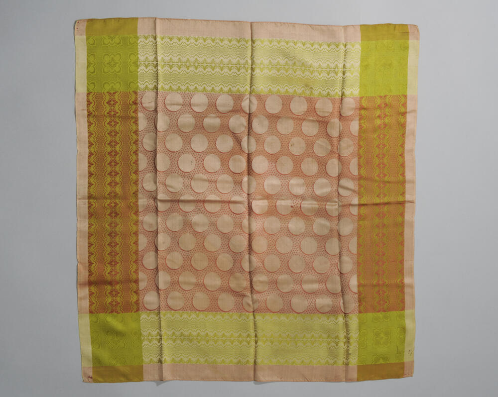 Zijden halsdoek, Axel, voor 1979