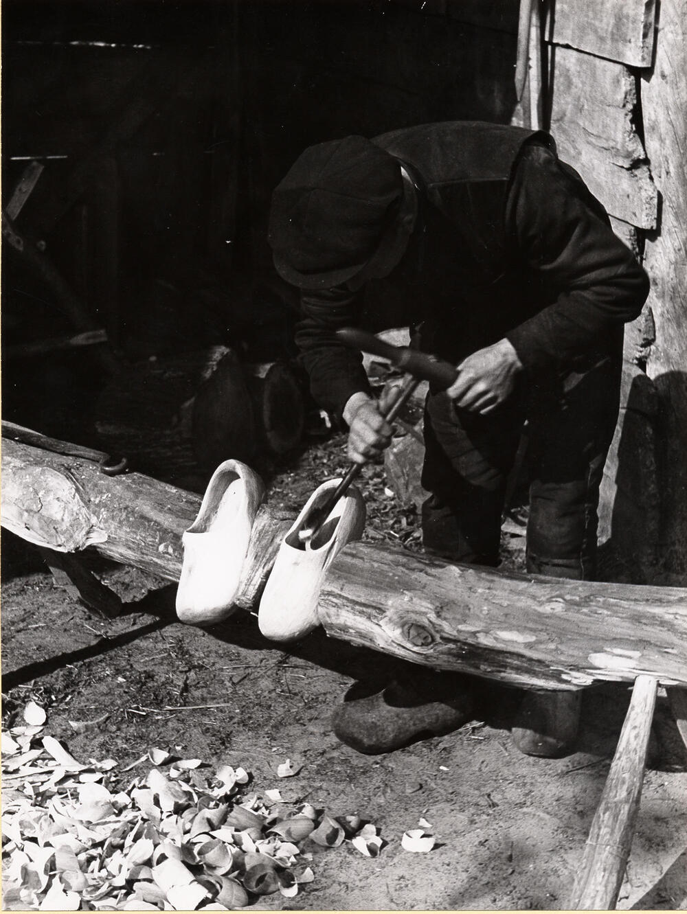 Uithollen van een klomp, Staphorst, 1944