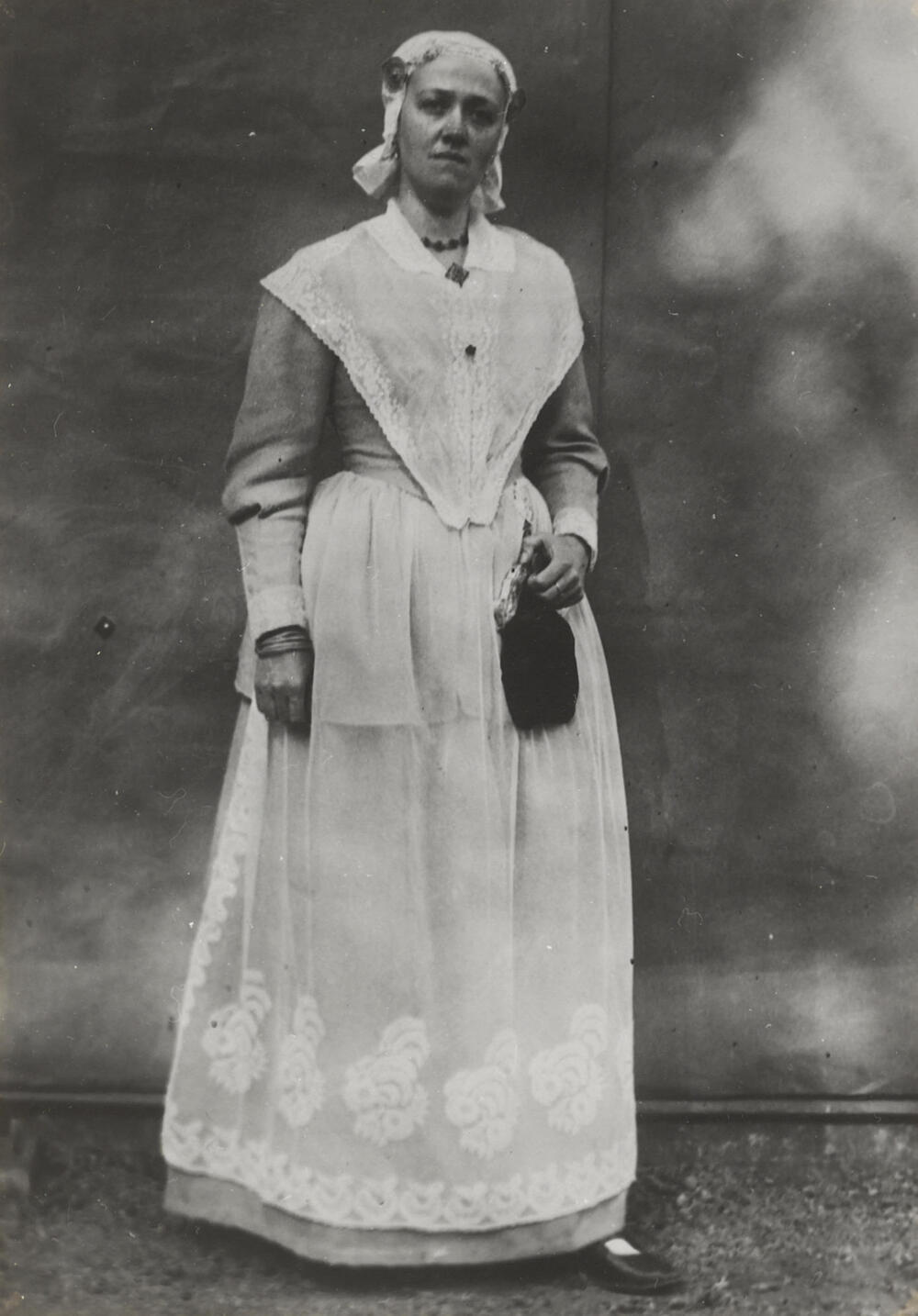 Vrouw uit Leeuwarden in Friese dracht, 1913