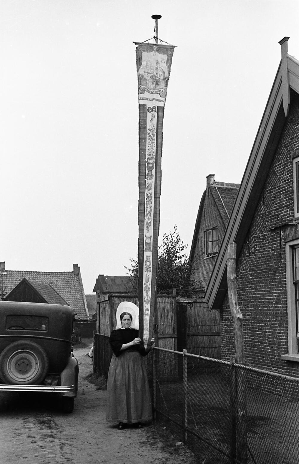 Wimpel van een botter, Huizen, 1945