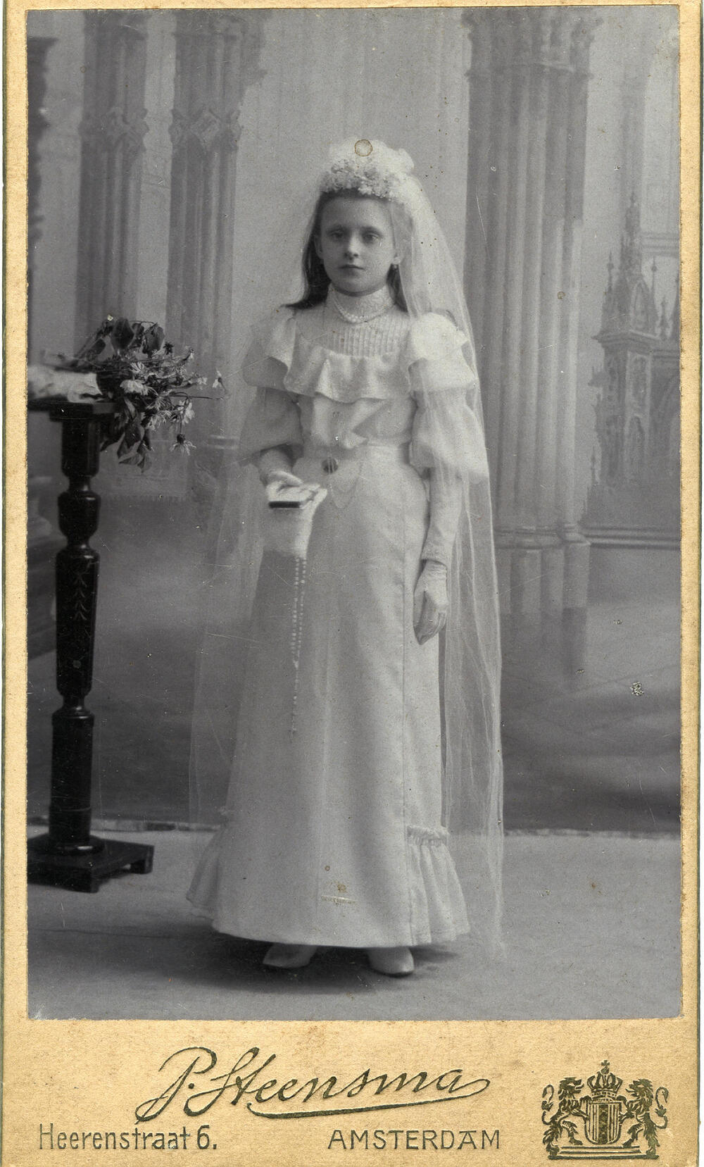 Communicante uit Amsterdam, circa 1910