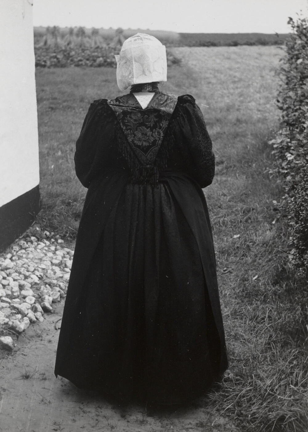 Gijsje Smeeing-Sukel in streekdracht uit Soest, 1952