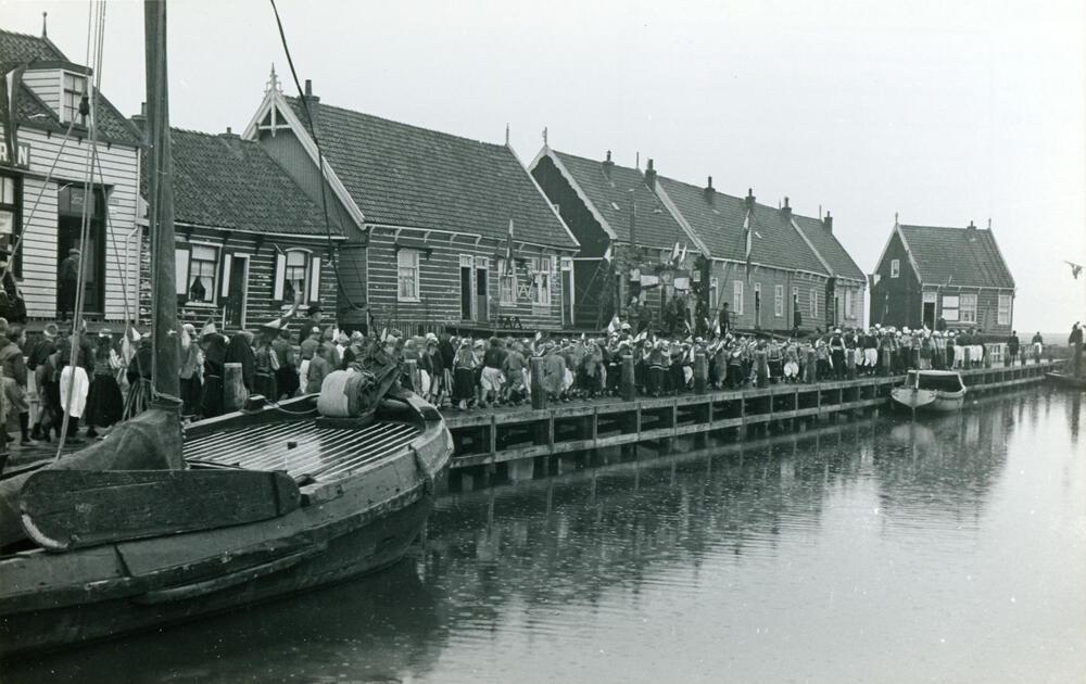 Oranjefeest op Marken, 1945