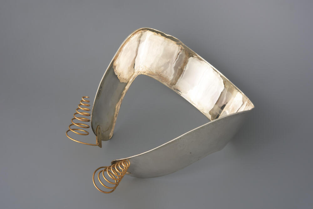 Staphorster oorijzer, gedragen in welgestelde familie, 1954