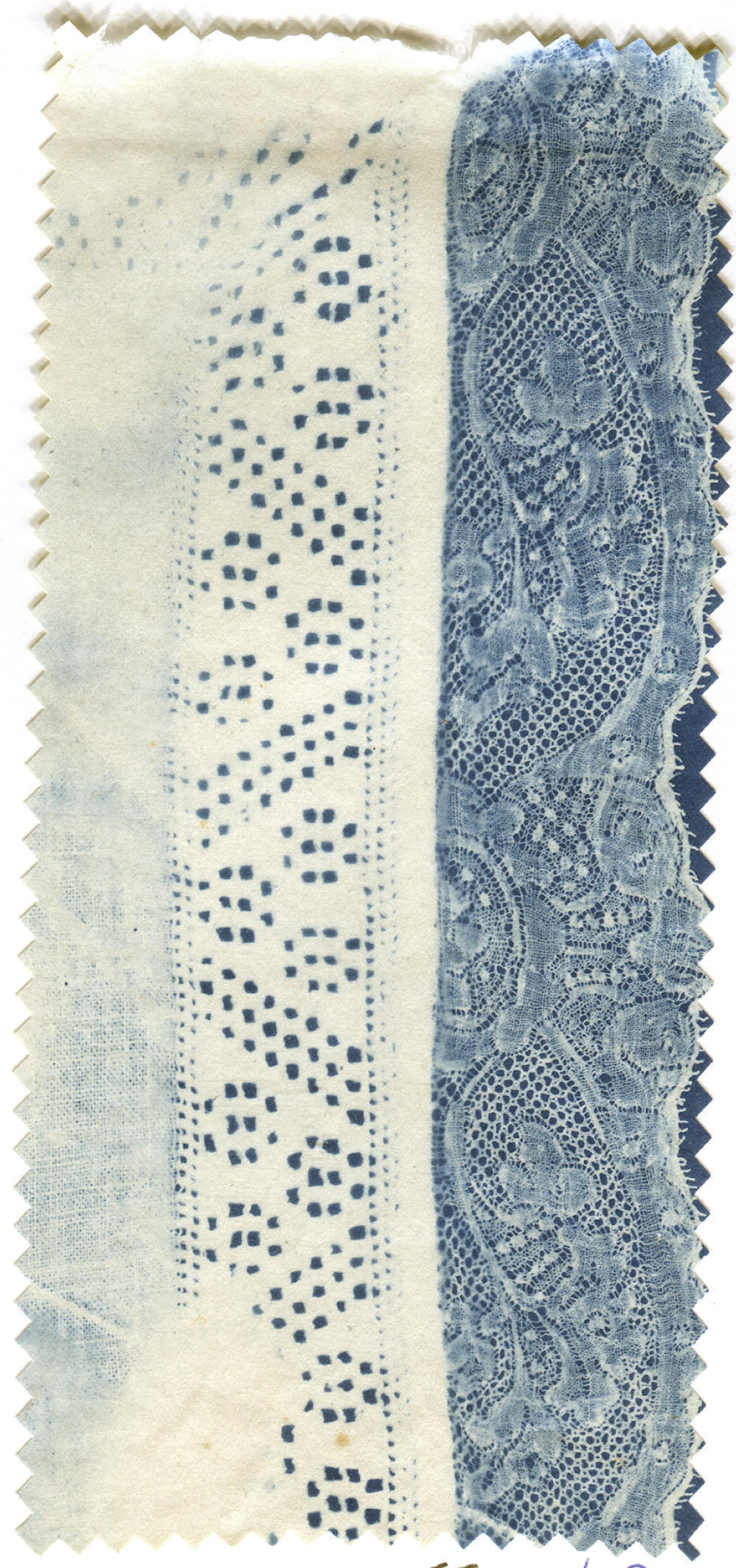 Detail doekje met sneewerk en Valenciennes kloskant, Marken