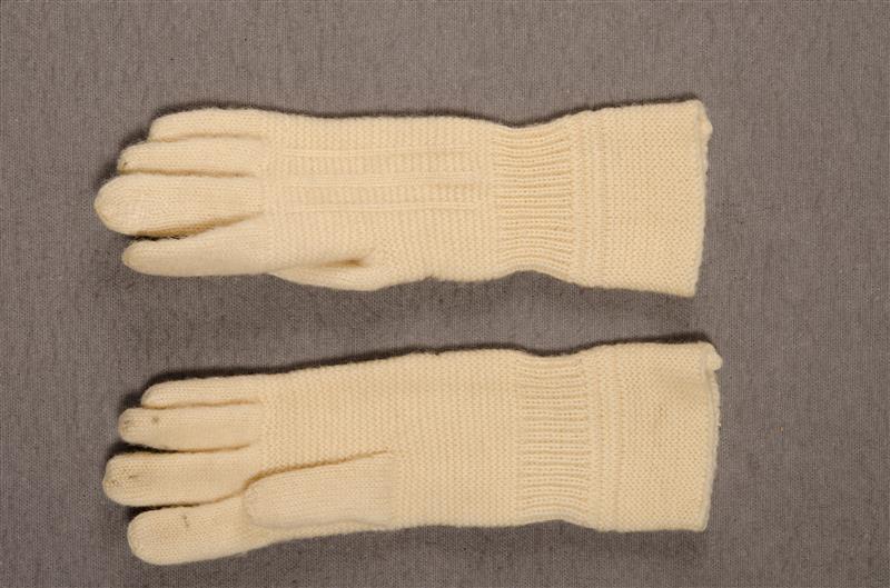 Paar kinderhandschoenen