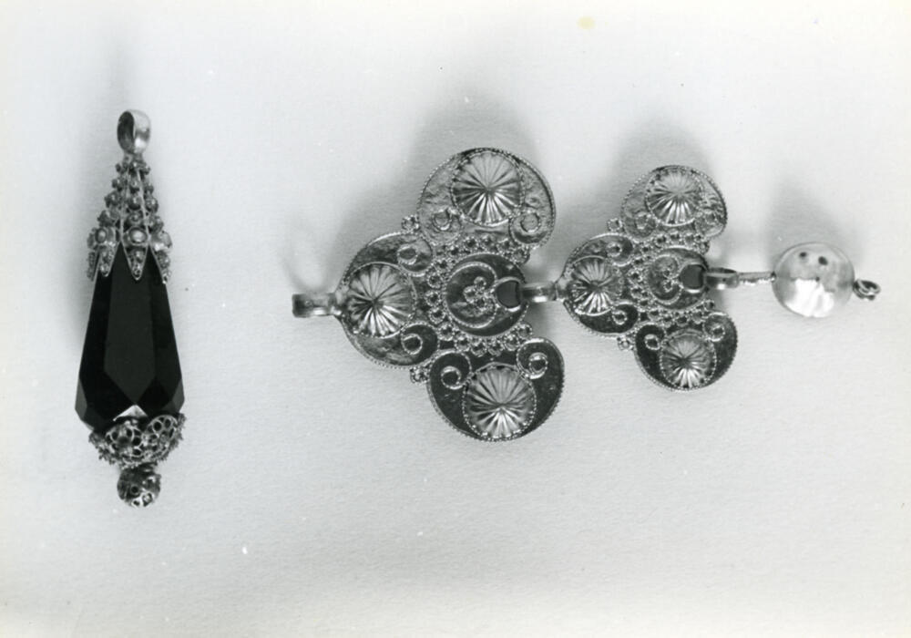 Oorijzerhangers uit Axel, 1950