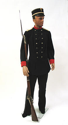 Uniform en geweer van een sergeant van de infanterie van de Utrechtse schutterij