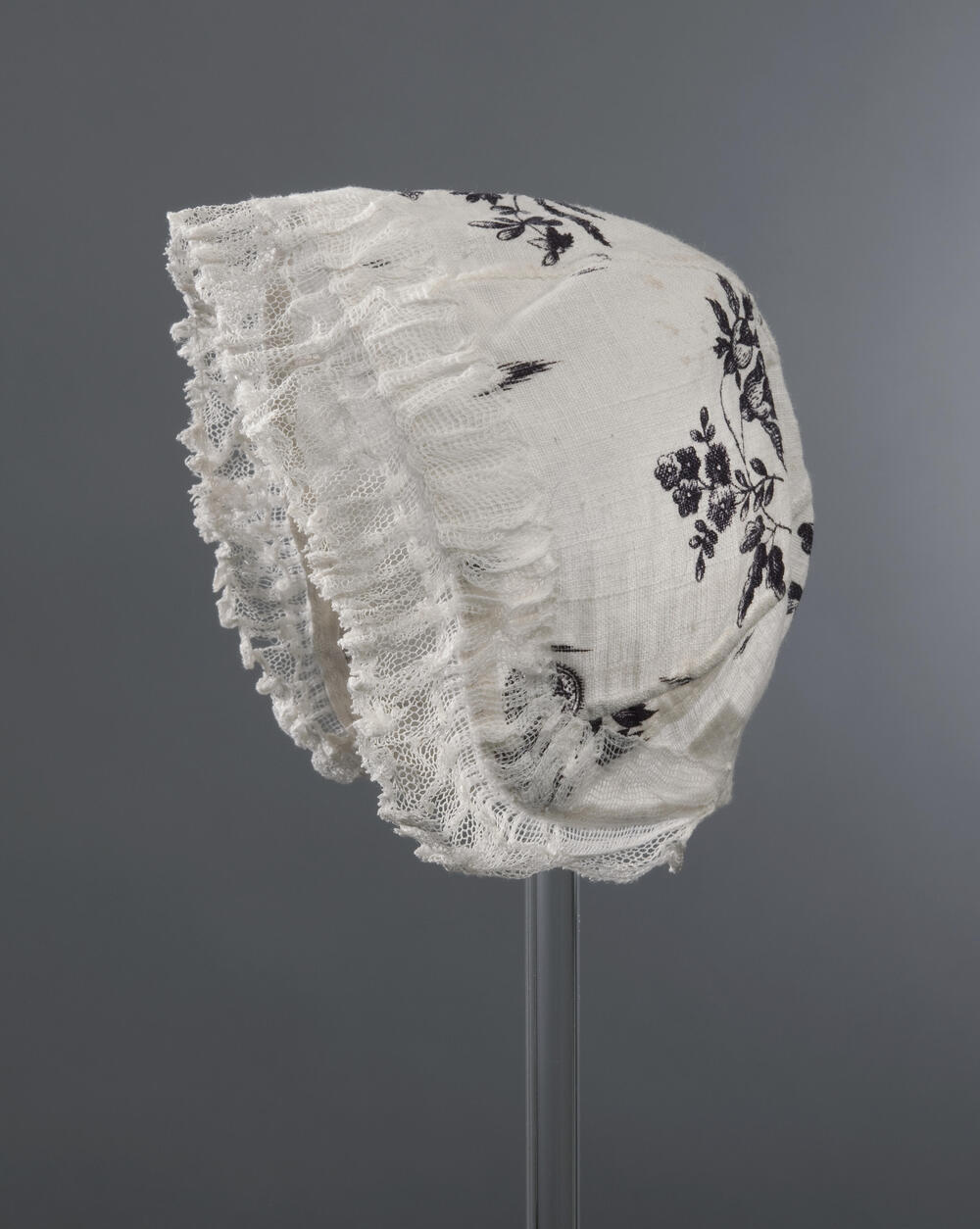 Babymutsje, behorend bij jakje, Groningen, 1800–1850