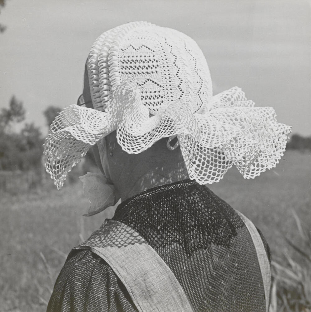 Ma Groen met gehaakte opknapmuts, Giethoorn, 1947
