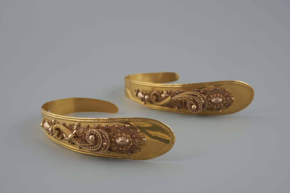 Paar gouden zijnaalden, Hoogland of Soest, 1910–1920