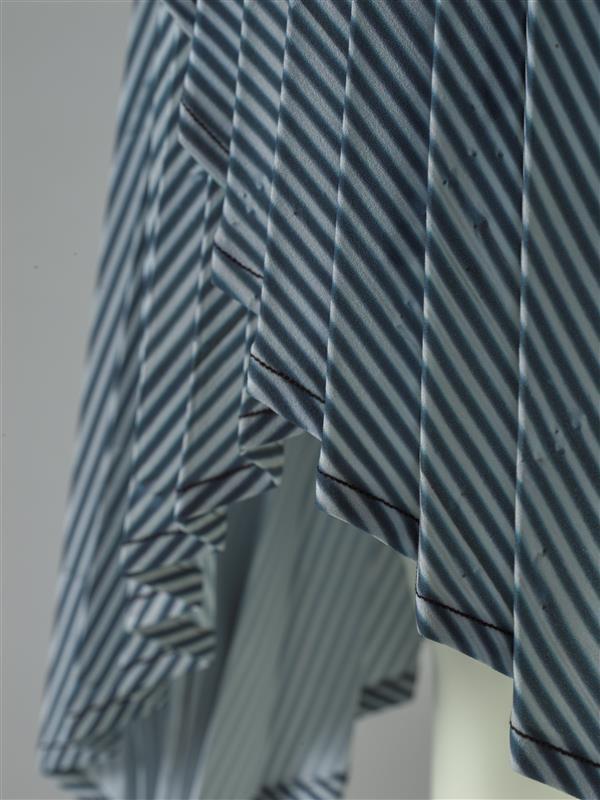 Asymmetric pleated skirt Silver Corrugated Iron Print F/W 2020 collectie