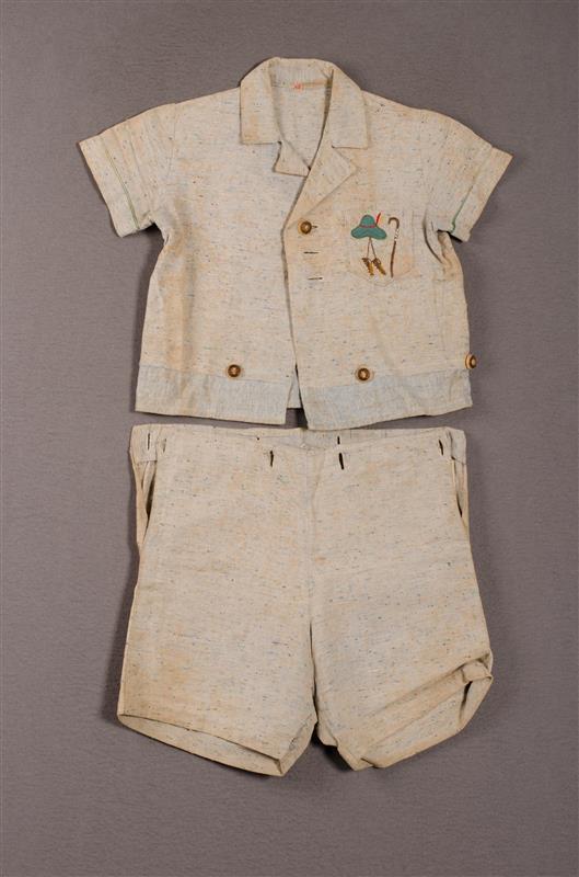 Jongensensemble bestaande uit blouse en korte broek