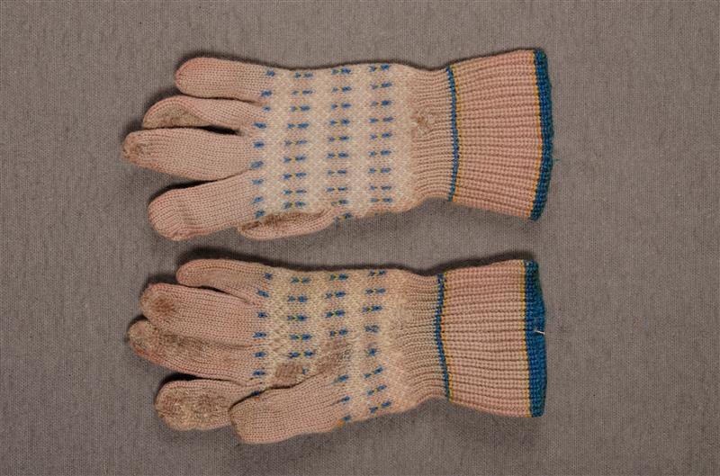 Paar kinderhandschoenen