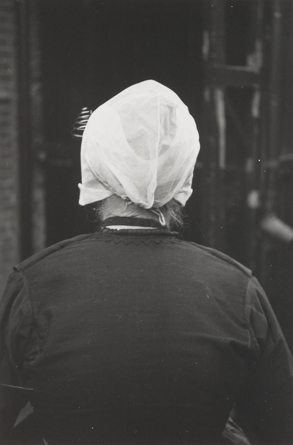 Maria van der Zwan-Moerman in Vlaardingse dracht, 1950