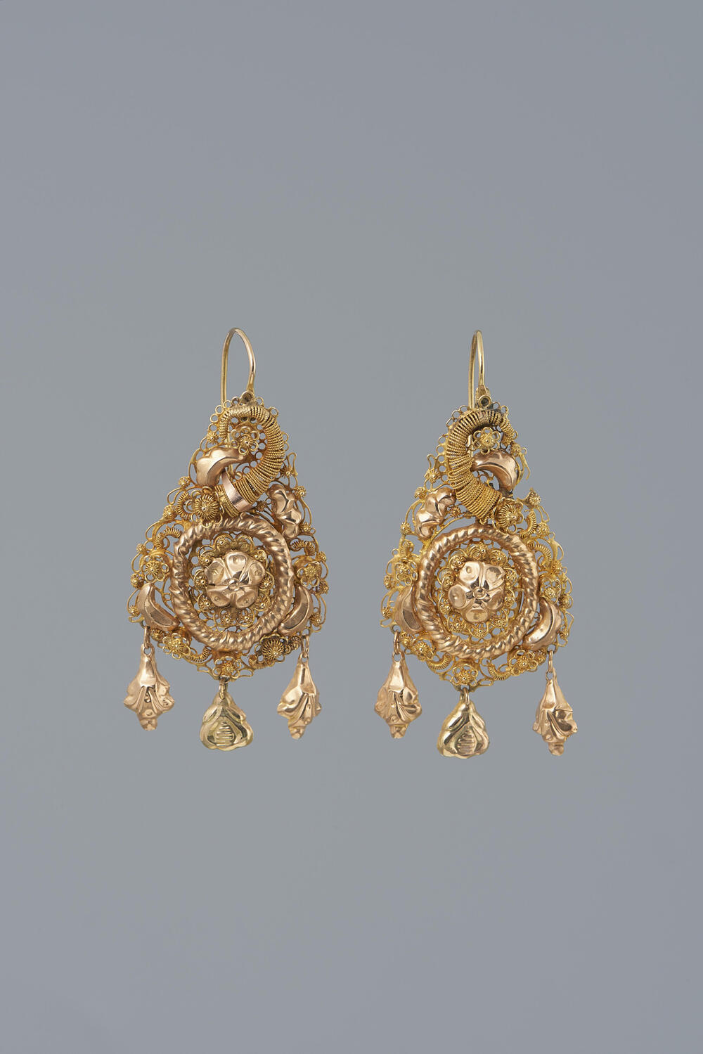 Paar gouden oorbellen, Groningen, 1865–1875