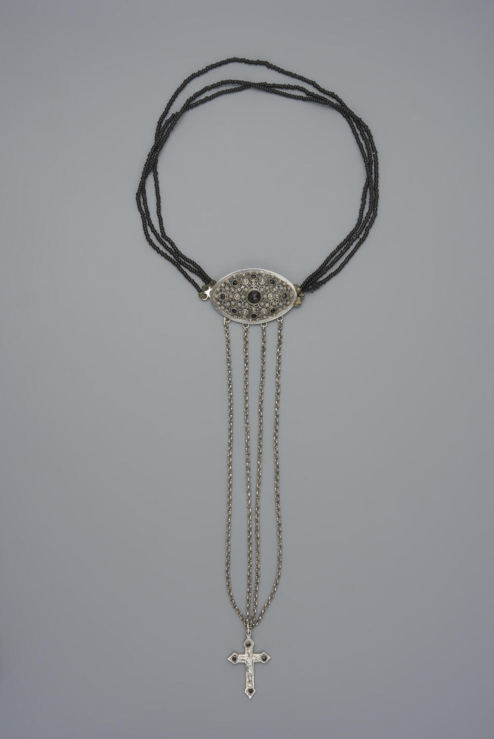 Halssnoer met kruishanger voor in de rouw, Blaricum of Laren, 1853–1875