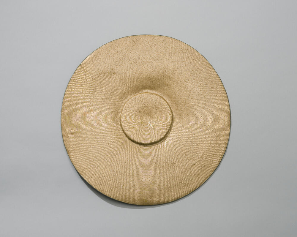 Schelphoed met veelkleurige damast, Walcheren, voor 1850