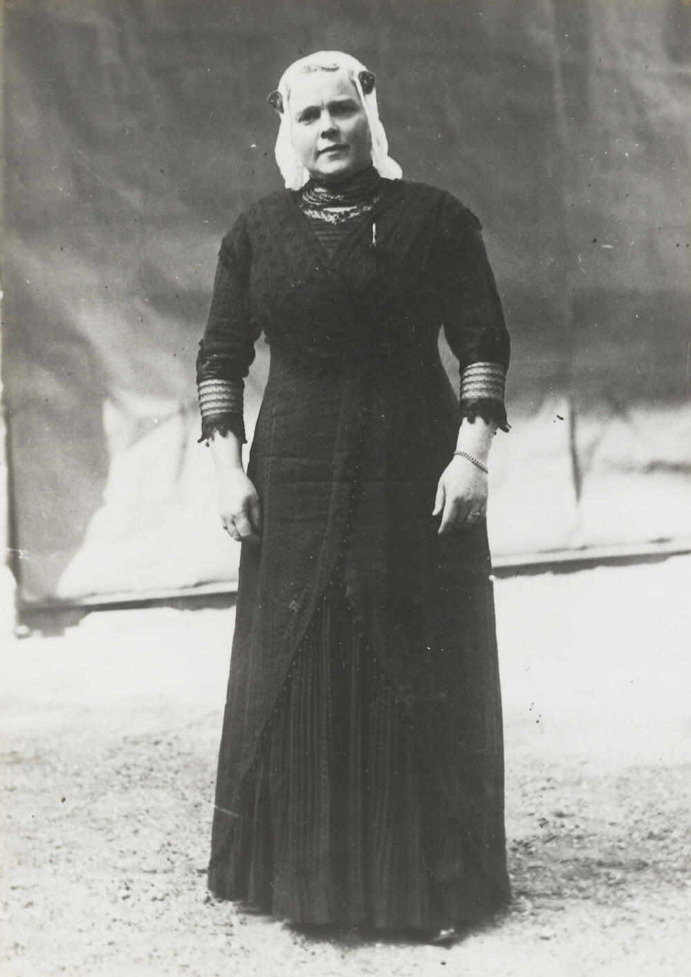 Vrouw in Friese streekdracht, 1913