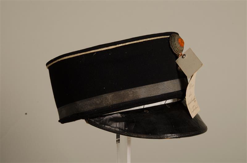 Herenpet behorend bij uniform van een adjudant van de infanterie van de Utrechtse Schutterij