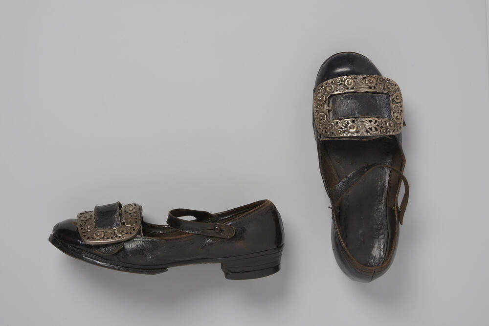 Paar vrouwenschoenen, Rouveen, voor 1959