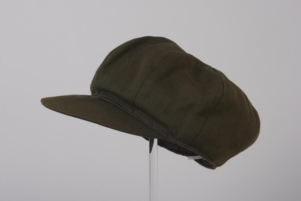 Wollen pet uit Groningen, voor 1952