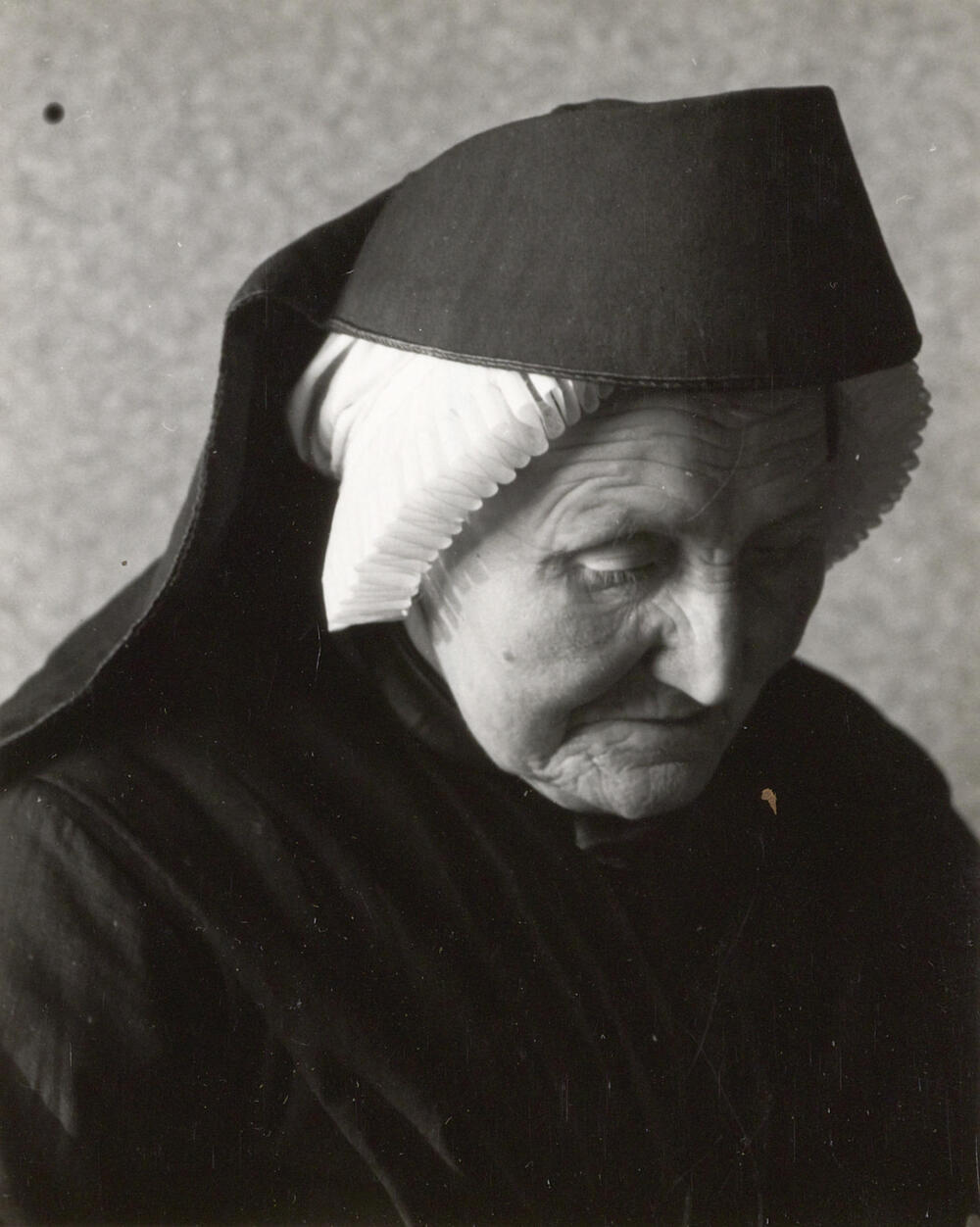 Vrouw uit Striep in Terschellinger dracht, 1950