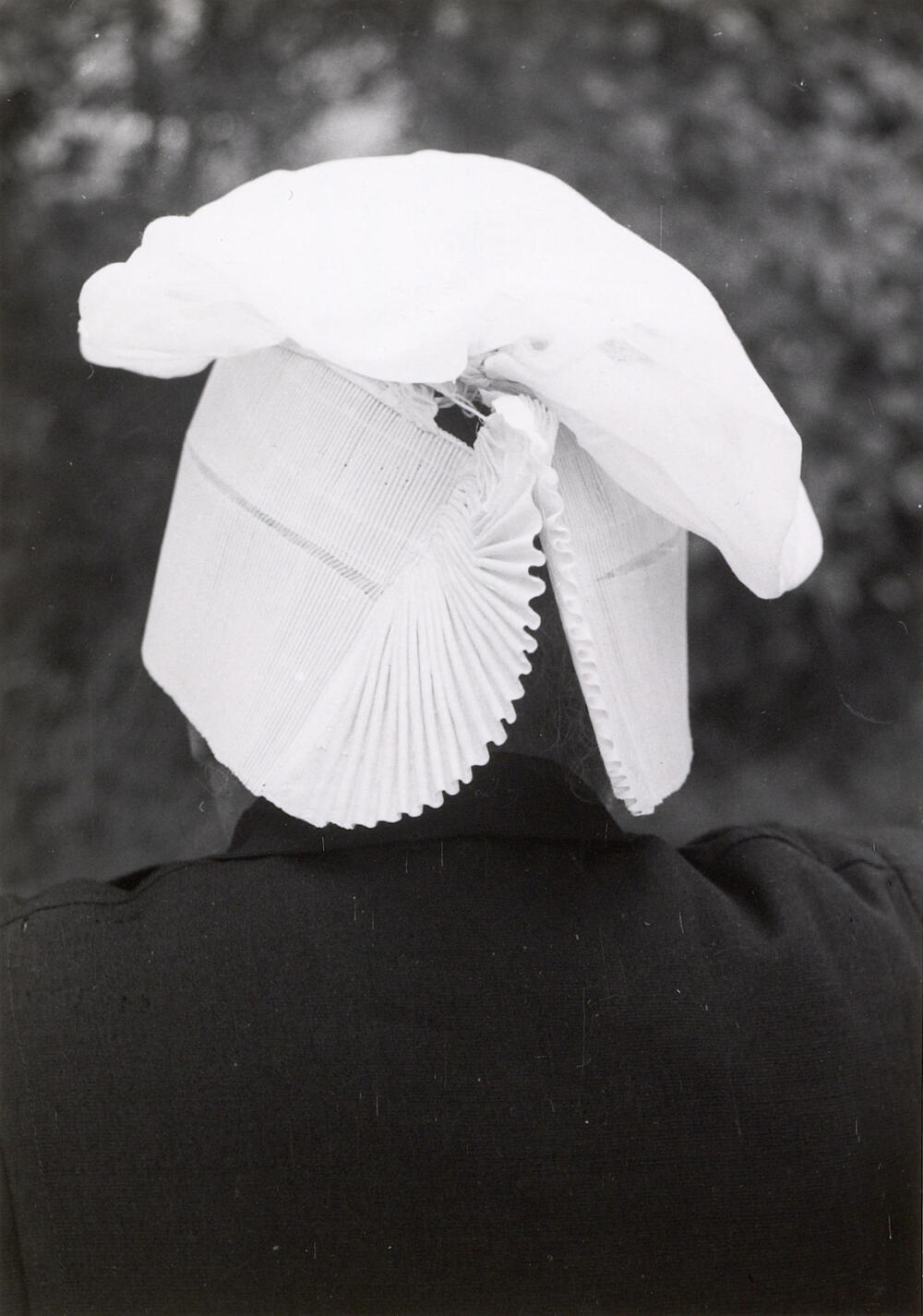 Kee van Eekelen uit De Kladde in West-Brabantse dracht, 1956