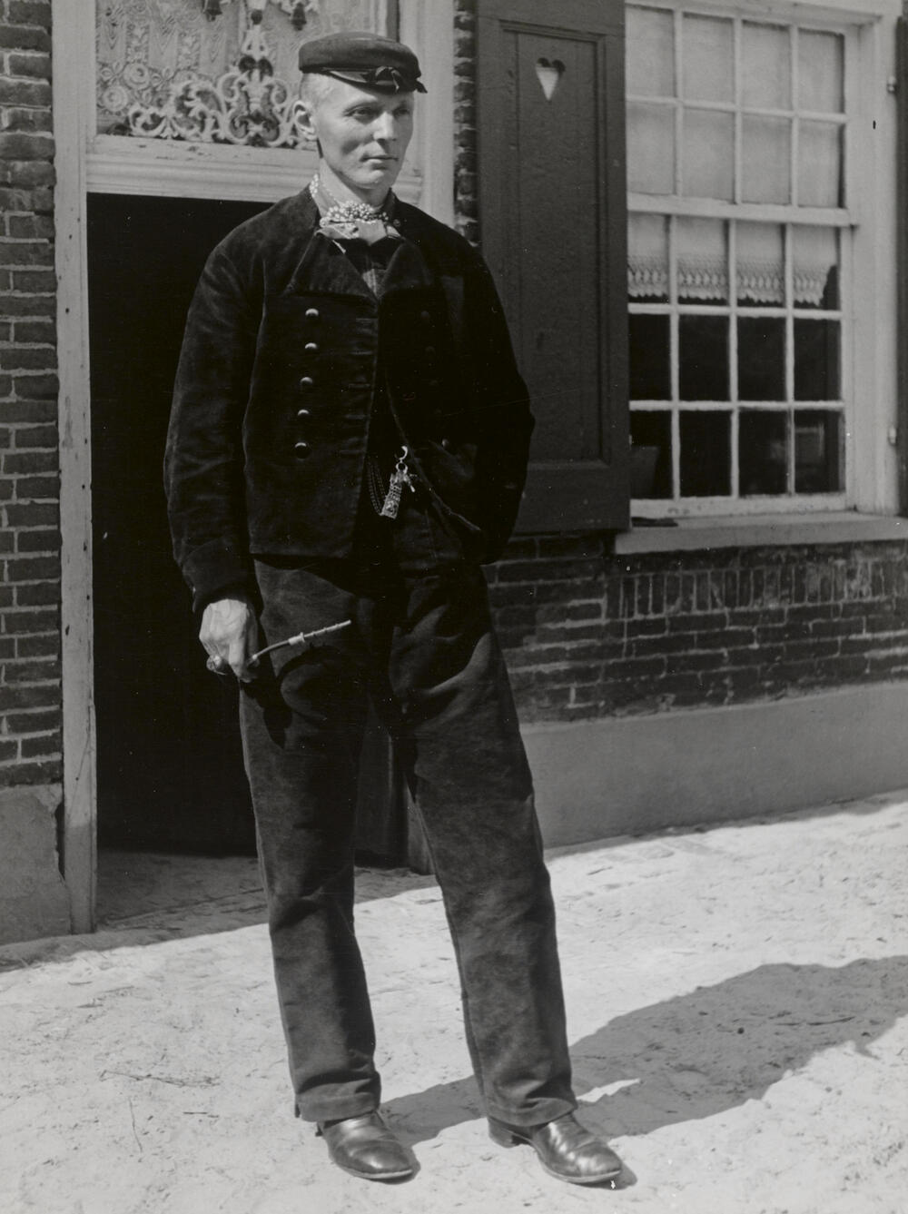 Koob Vloedgraven in kerkdracht van omstreeks 1880, Staphorst, 1944