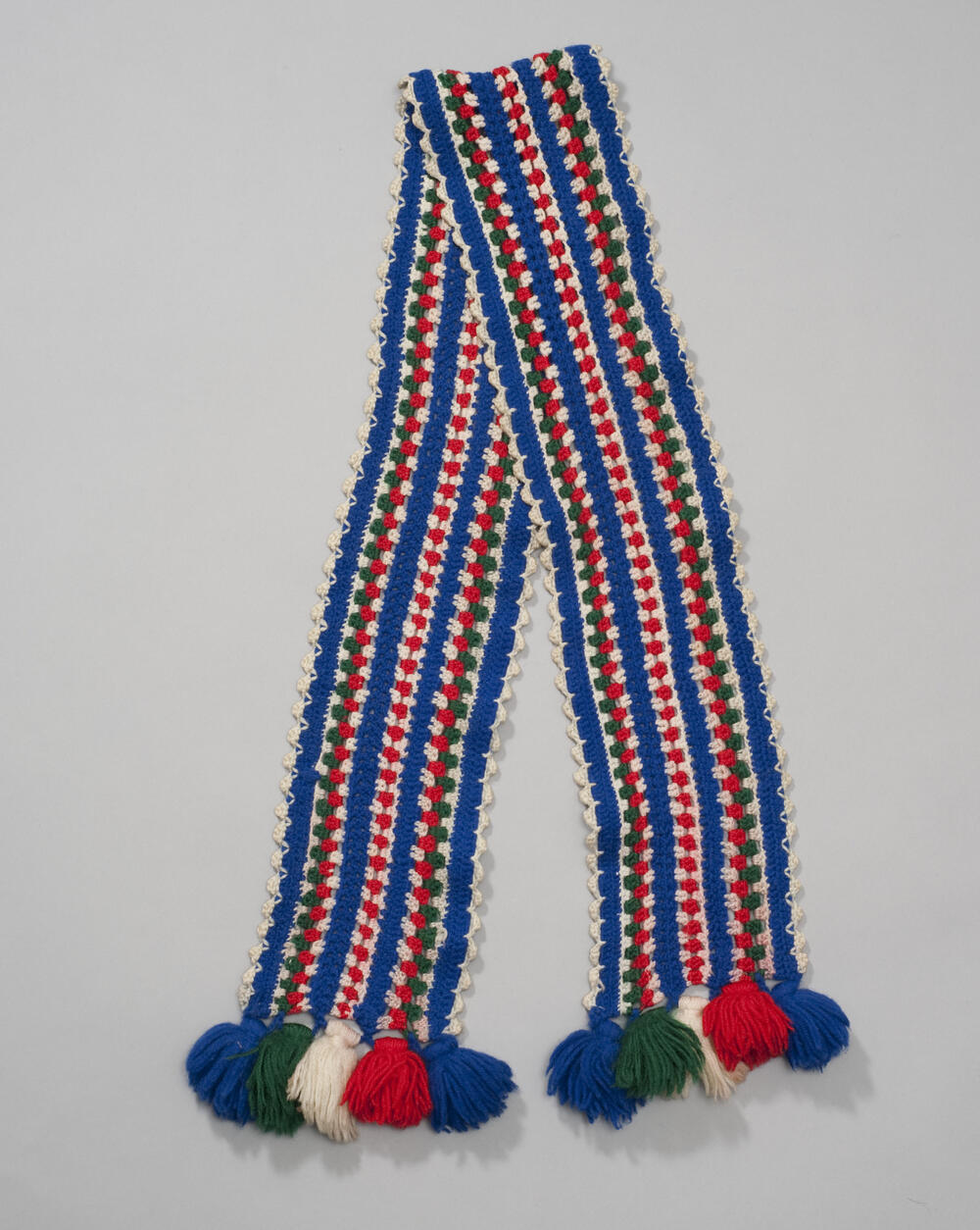 Gehaakt dasje voor een vrouw, Marken, 1940–1970