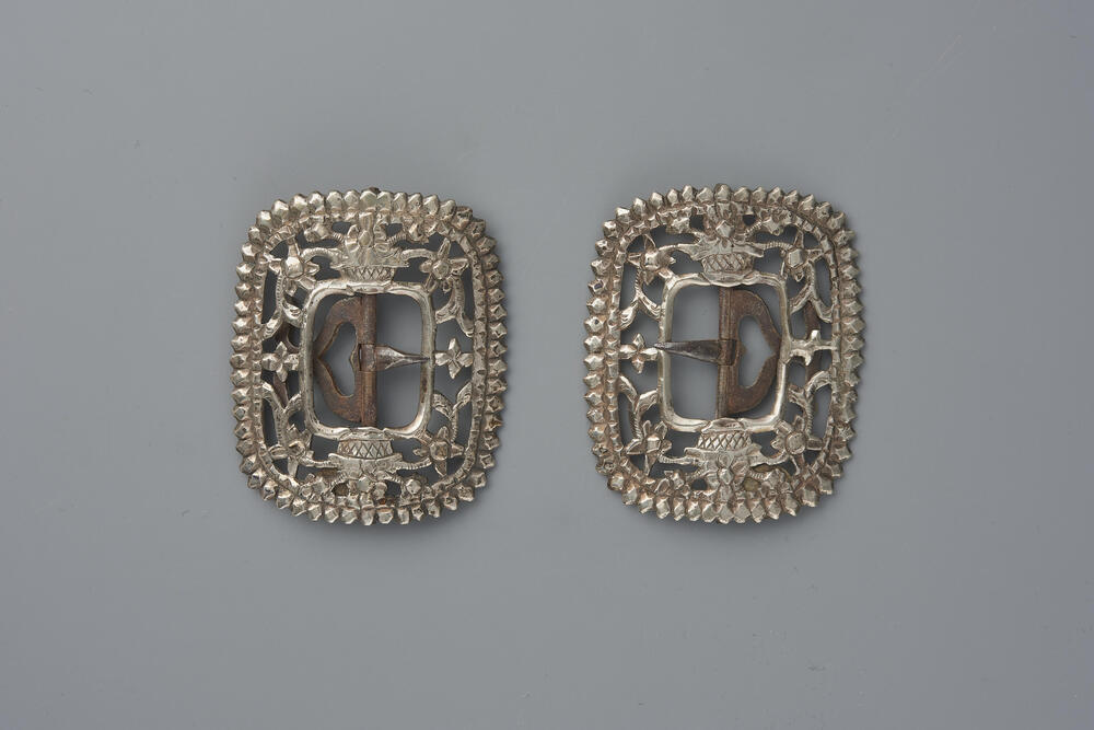Paar zilveren schoen- of kuitgespen, Utrecht, 1807–1809