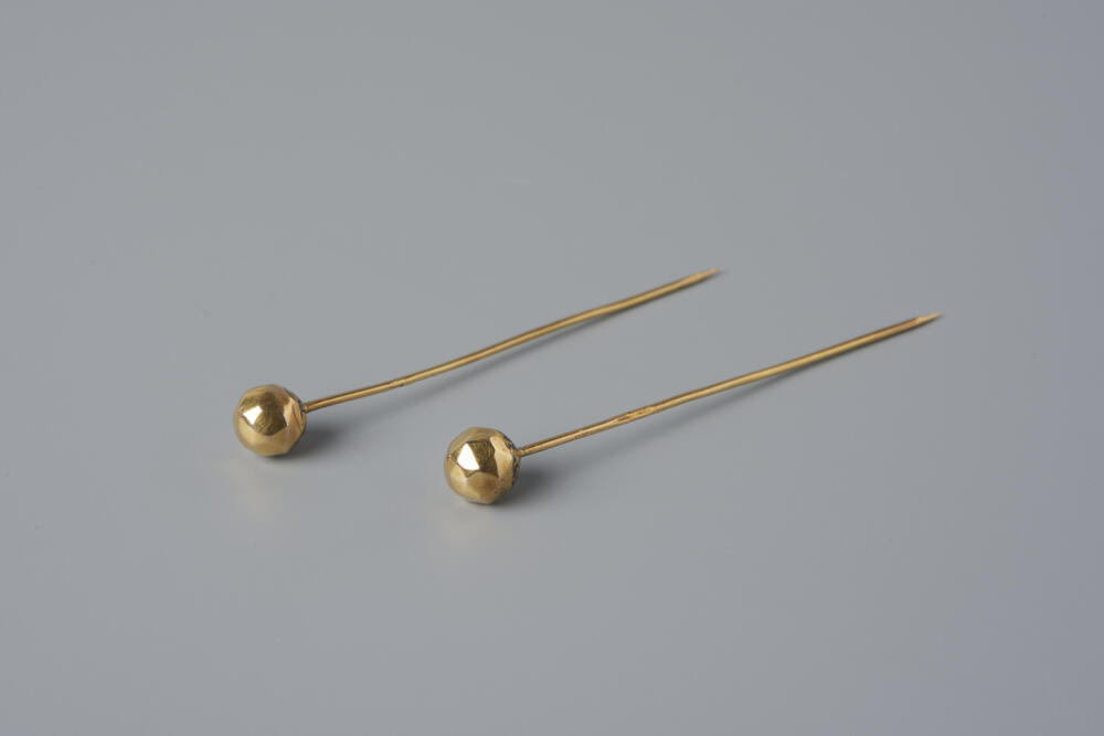 Paar gouden kapspelden, Walcheren, 1925–1950