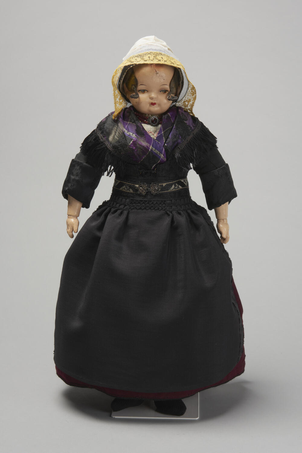 Pop gekleed als een vrouw van Urk, voor 1958