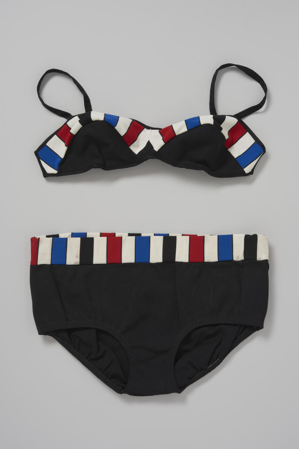 Bikini, 1960–1981