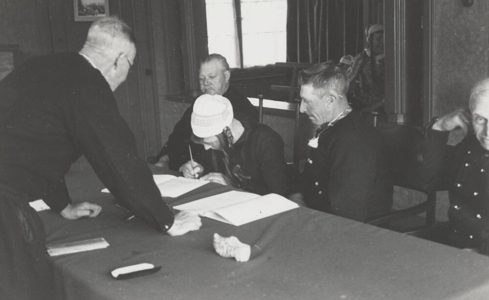 Huwelijksvoltrekking, Marken, 1943