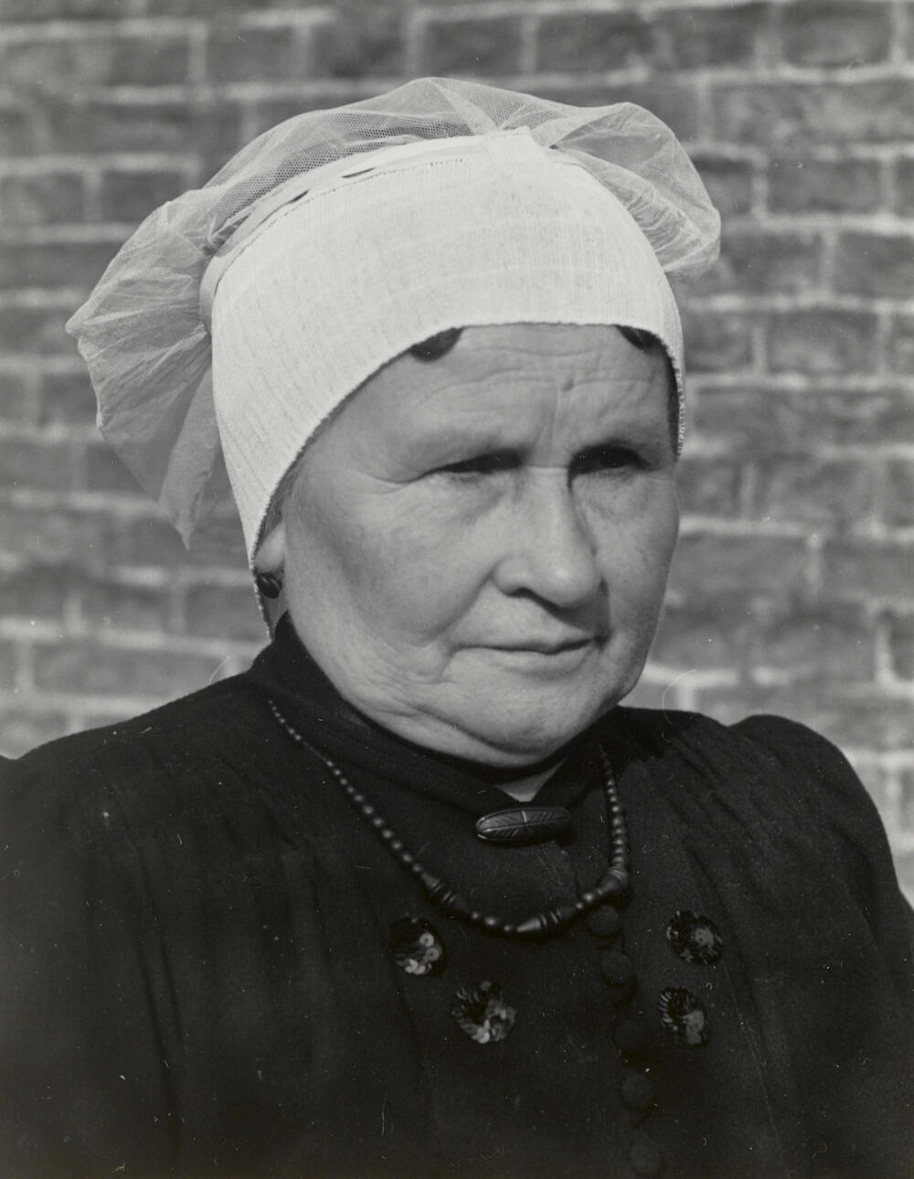 Vrouw uit Princenhage in streekdracht, 1950