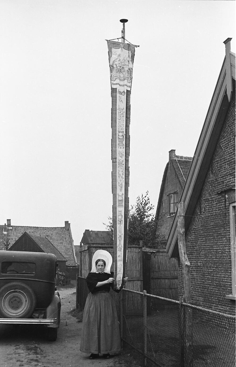 Wimpel van een botter, Huizen, 1945
