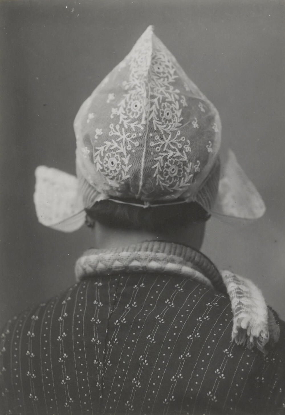 Vrouw in Volendammer dracht, 1915