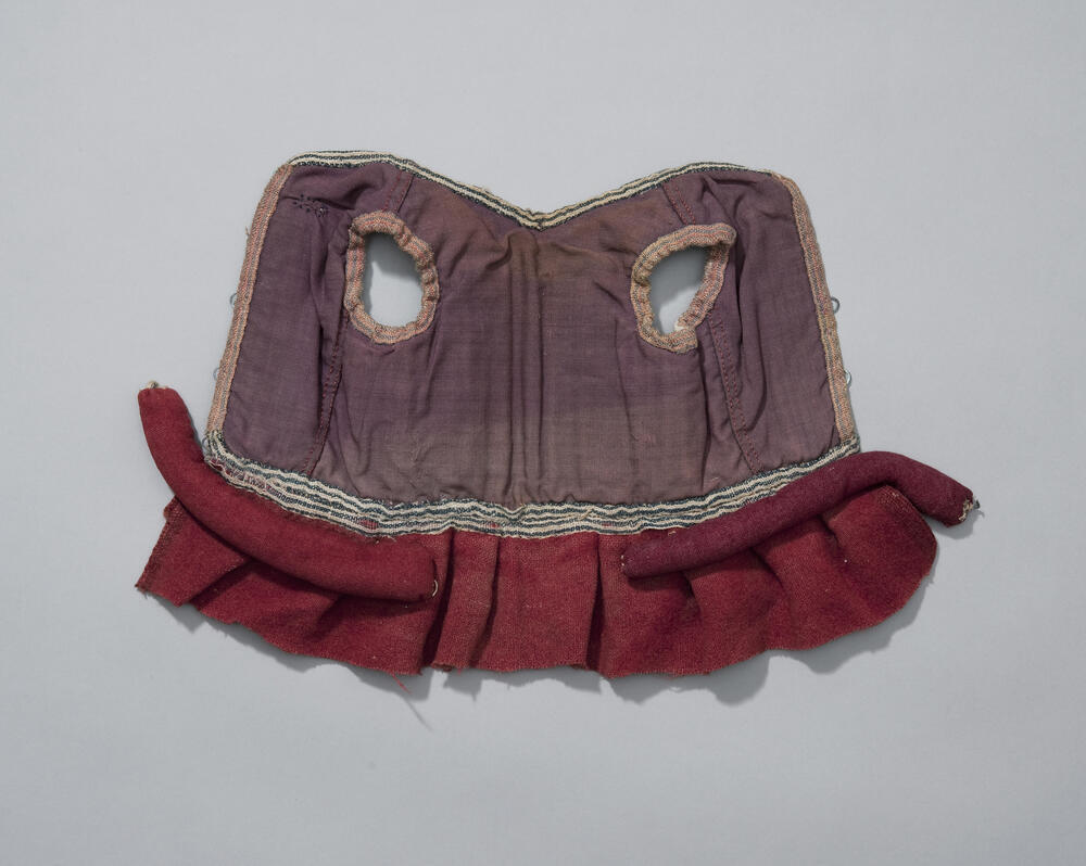 Rijleft of korset voor baby, Marken, voor 1850