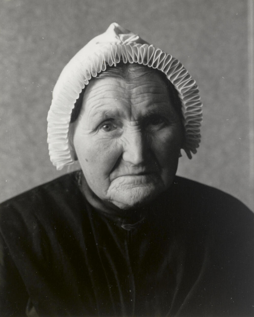 Vrouw uit Striep in Terschellinger dracht, 1950