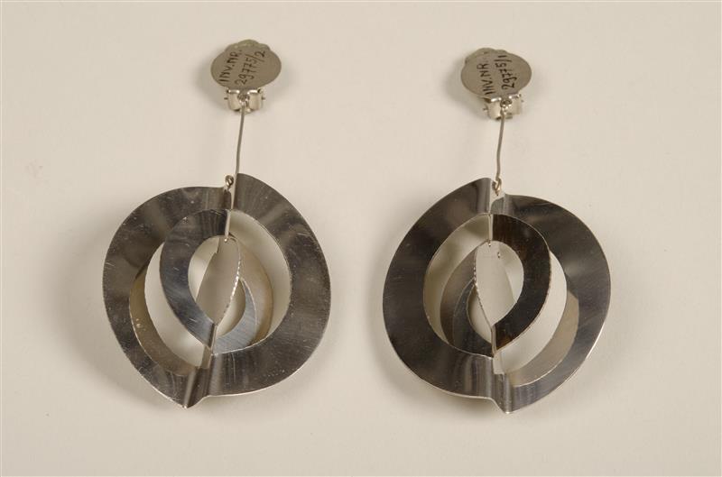 Paar damesoorhangers