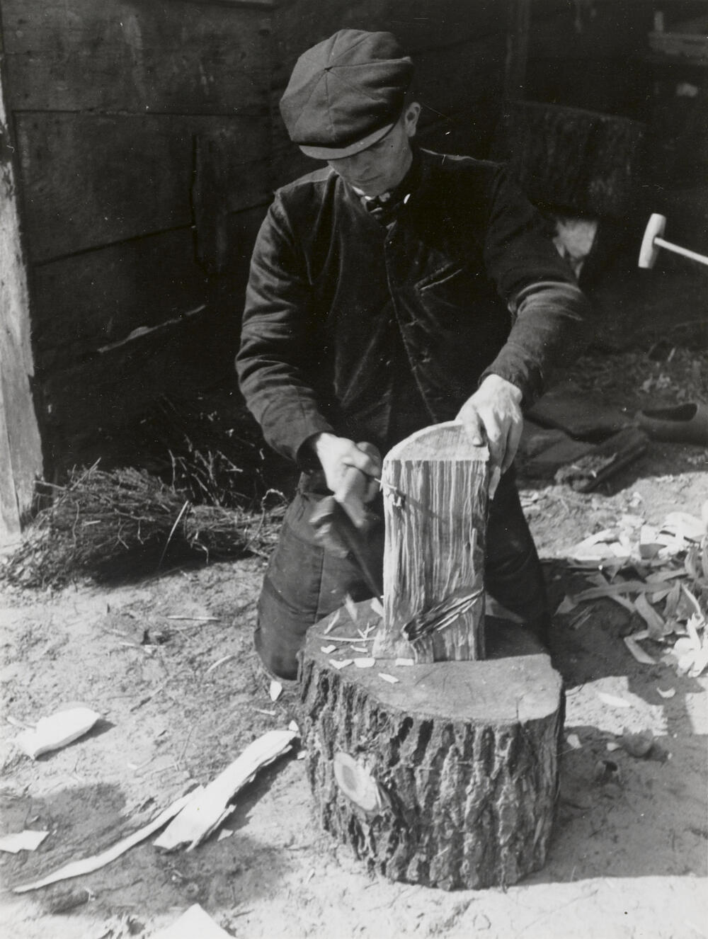 In vorm hakken van de ruwe klomp, Staphorst, 1944