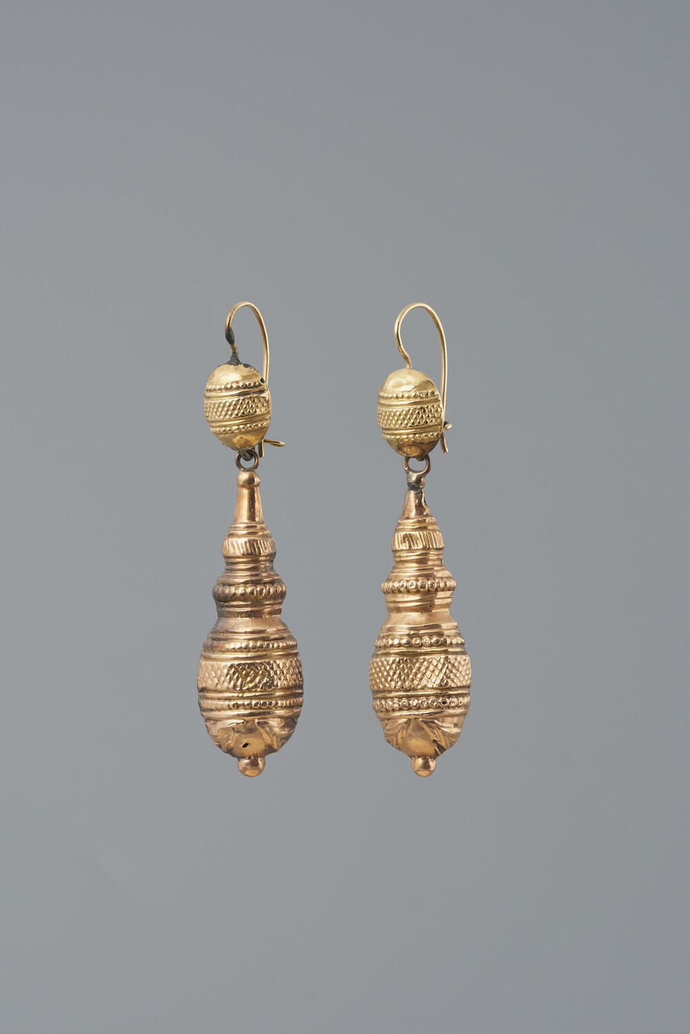 Paar gouden oorbellen, Hulst, 1850–1860