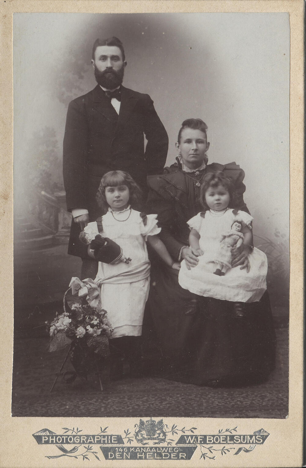 Familie Van den Berg in modedracht