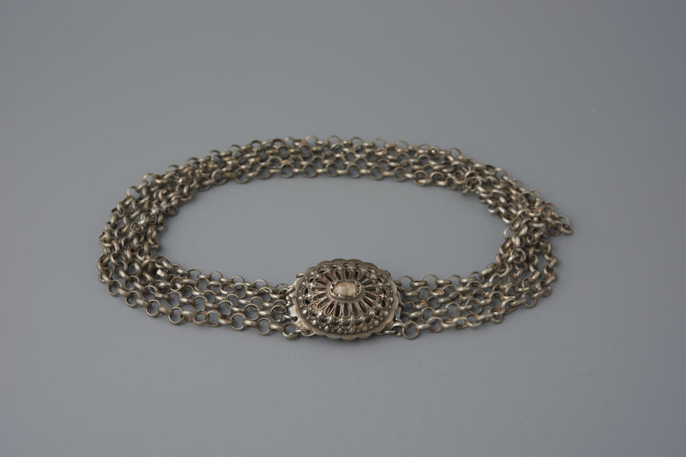 Zilveren halsketting, Overijssel, na 1906