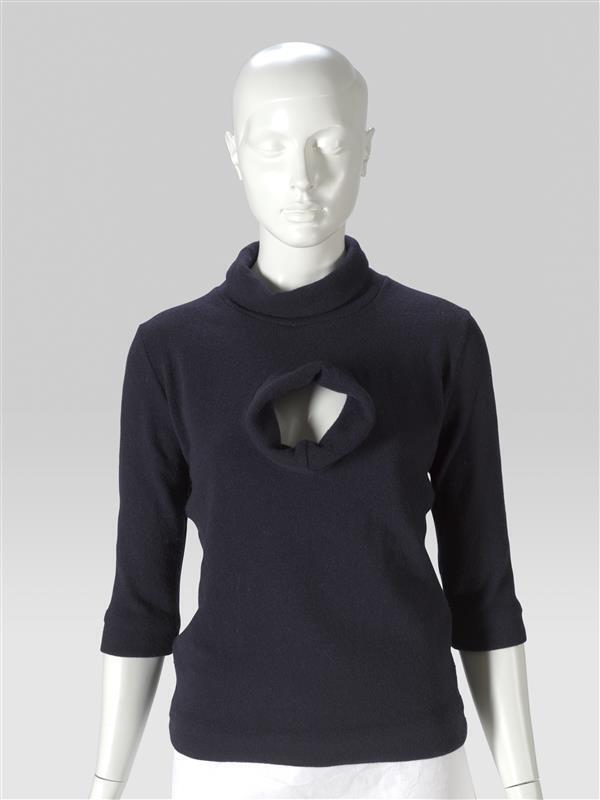 Triple turtleneck sweater uit de collectie' Show me your second face'