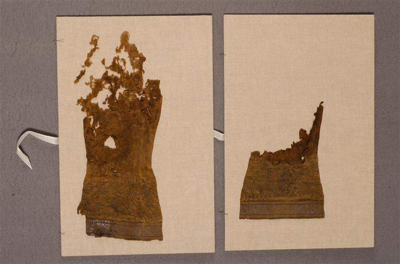 Paar bisschopshandschoenen (fragmenten)