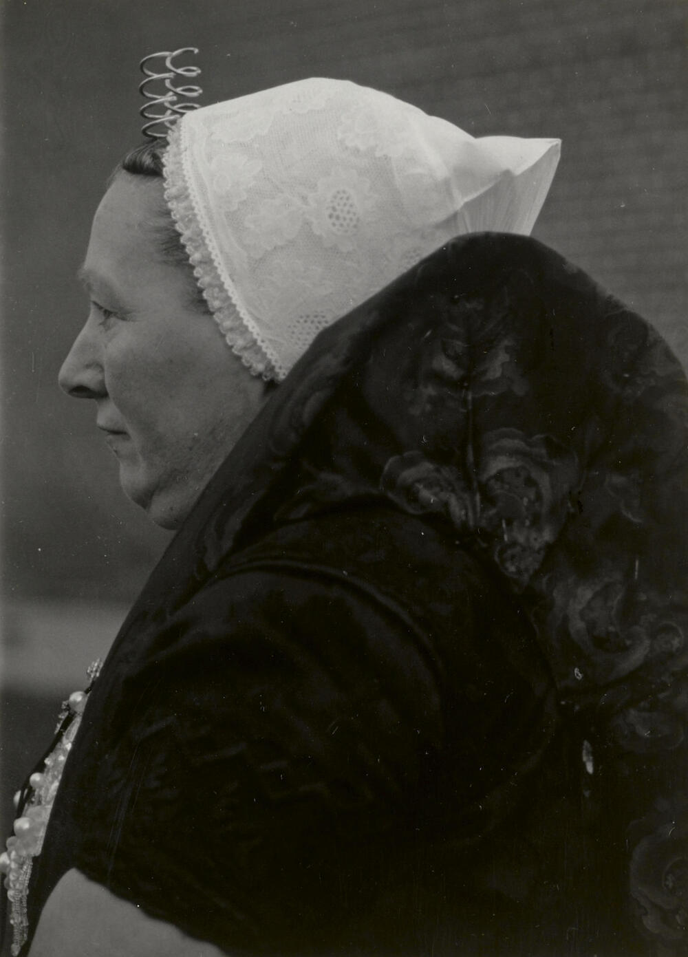 Suzanna van de Wege in Axelse streekdracht, 1950